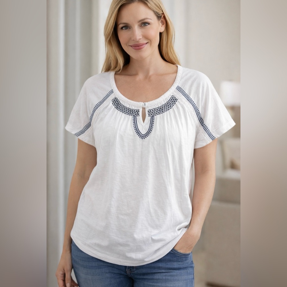 Charles Vögele White Embroidered Women's Top